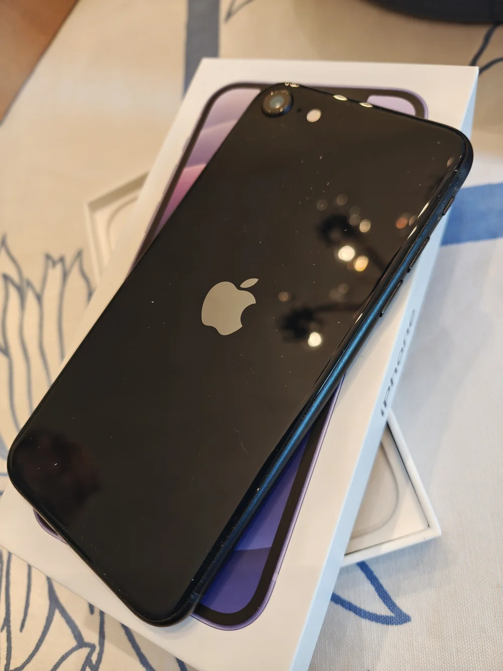 Apple iPhone in Black - Sleek Performance and Design